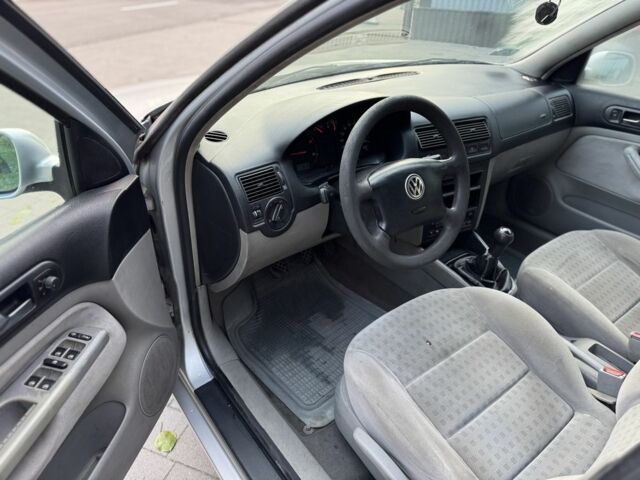 Серый Фольксваген Гольф, объемом двигателя 1.9 л и пробегом 286 тыс. км за 1850 $, фото 6 на Automoto.ua