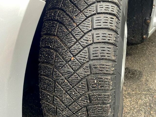 Серый Фольксваген Гольф, объемом двигателя 1.6 л и пробегом 170 тыс. км за 4600 $, фото 11 на Automoto.ua