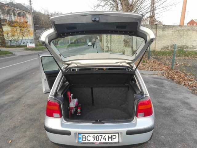 Серый Фольксваген Гольф, объемом двигателя 1.6 л и пробегом 290 тыс. км за 4200 $, фото 6 на Automoto.ua