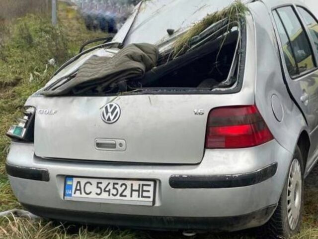 Серый Фольксваген Гольф, объемом двигателя 1.6 л и пробегом 234 тыс. км за 1500 $, фото 2 на Automoto.ua