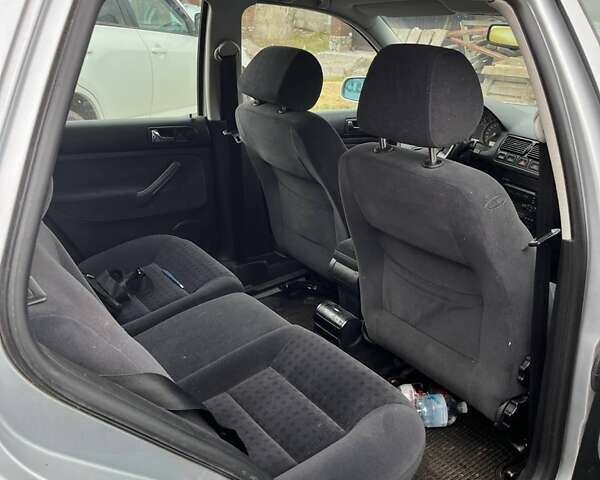 Сірий Фольксваген Гольф, об'ємом двигуна 1.6 л та пробігом 265 тис. км за 4500 $, фото 4 на Automoto.ua