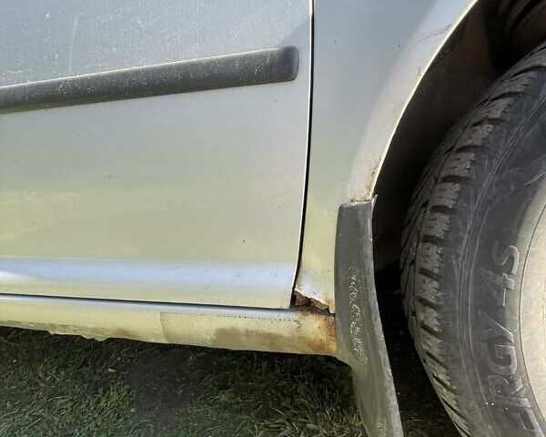 Серый Фольксваген Гольф, объемом двигателя 1.4 л и пробегом 300 тыс. км за 3500 $, фото 5 на Automoto.ua