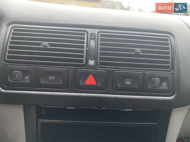 Серый Фольксваген Гольф, объемом двигателя 1.6 л и пробегом 240 тыс. км за 2599 $, фото 18 на Automoto.ua