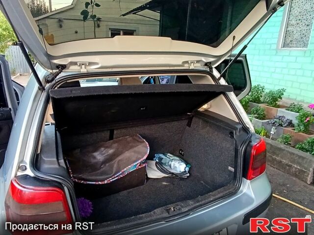 Серый Фольксваген Гольф, объемом двигателя 1.4 л и пробегом 232 тыс. км за 3300 $, фото 4 на Automoto.ua