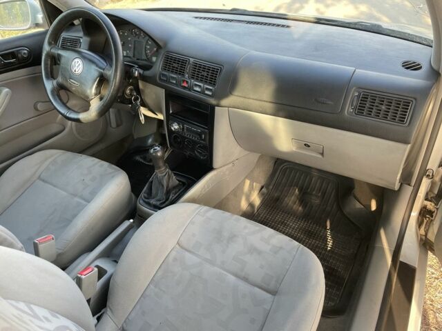 Серый Фольксваген Гольф, объемом двигателя 1.4 л и пробегом 220 тыс. км за 2999 $, фото 6 на Automoto.ua