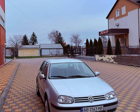 Серый Фольксваген Гольф, объемом двигателя 1.39 л и пробегом 204 тыс. км за 4500 $, фото 4 на Automoto.ua