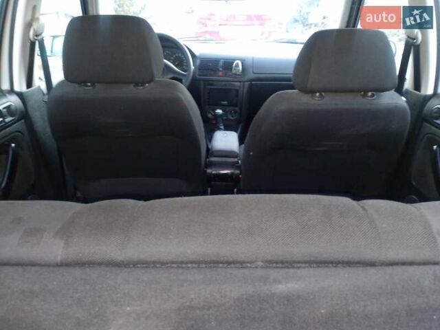 Серый Фольксваген Гольф, объемом двигателя 1.39 л и пробегом 253 тыс. км за 3700 $, фото 32 на Automoto.ua