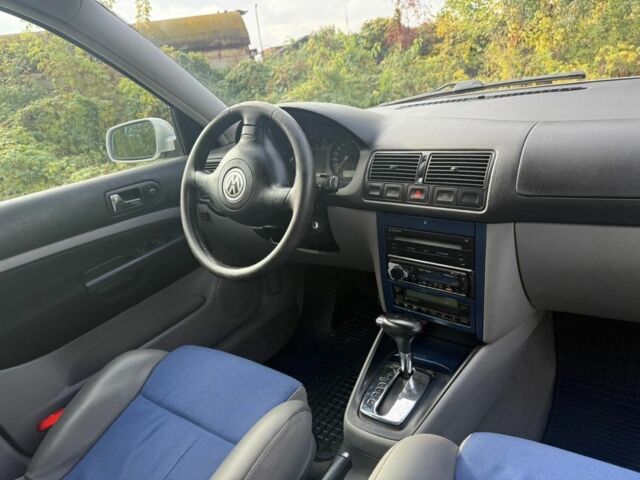 Серый Фольксваген Гольф, объемом двигателя 1.6 л и пробегом 251 тыс. км за 3950 $, фото 4 на Automoto.ua