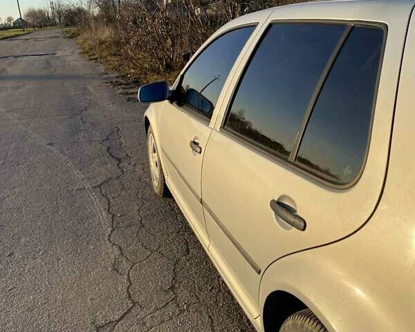 Серый Фольксваген Гольф, объемом двигателя 1.6 л и пробегом 275 тыс. км за 4000 $, фото 5 на Automoto.ua