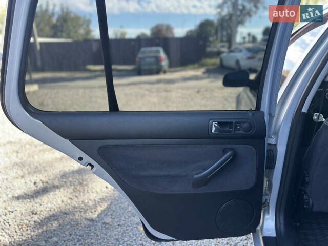 Сірий Фольксваген Гольф, об'ємом двигуна 1.98 л та пробігом 156 тис. км за 5000 $, фото 34 на Automoto.ua