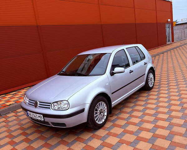 Серый Фольксваген Гольф, объемом двигателя 1.39 л и пробегом 204 тыс. км за 4500 $, фото 3 на Automoto.ua