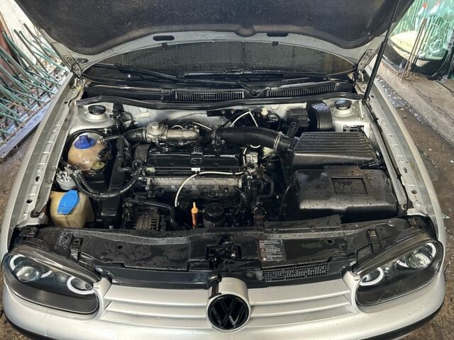 Серый Фольксваген Гольф, объемом двигателя 1.9 л и пробегом 317 тыс. км за 4100 $, фото 4 на Automoto.ua