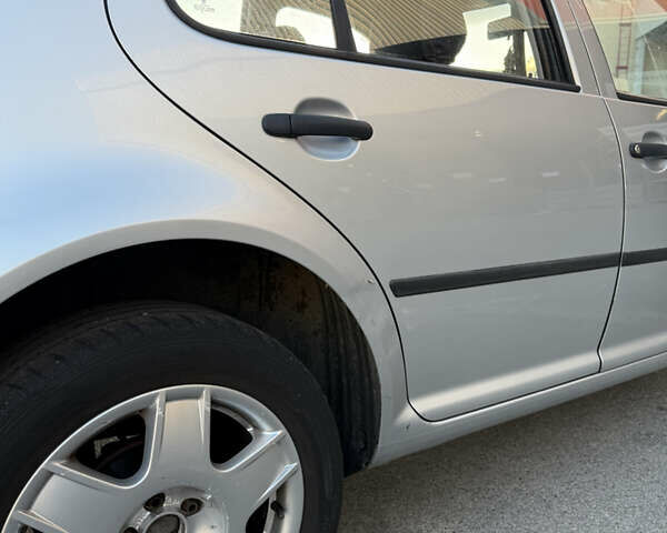 Серый Фольксваген Гольф, объемом двигателя 1.6 л и пробегом 231 тыс. км за 4199 $, фото 10 на Automoto.ua