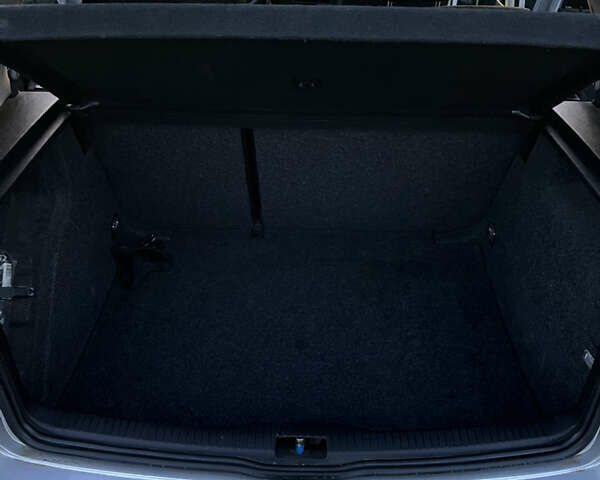 Серый Фольксваген Гольф, объемом двигателя 1.39 л и пробегом 210 тыс. км за 3900 $, фото 10 на Automoto.ua