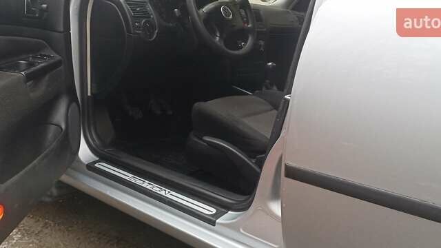 Серый Фольксваген Гольф, объемом двигателя 1.6 л и пробегом 324 тыс. км за 4150 $, фото 24 на Automoto.ua