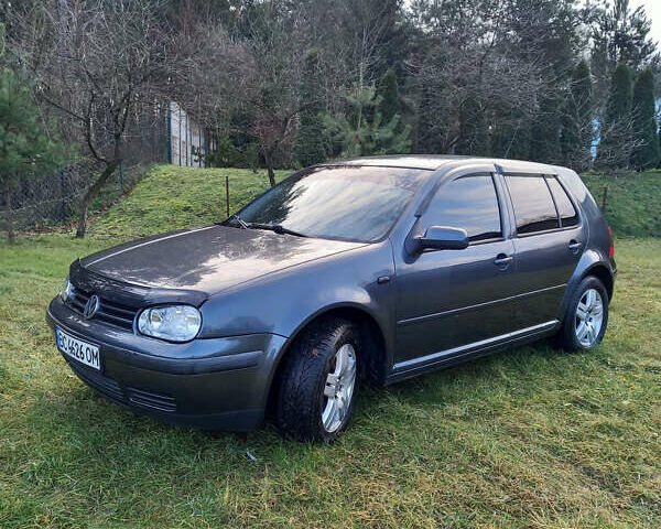 Серый Фольксваген Гольф, объемом двигателя 1.6 л и пробегом 320 тыс. км за 4200 $, фото 3 на Automoto.ua