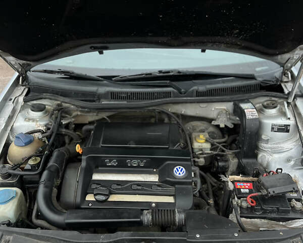 Серый Фольксваген Гольф, объемом двигателя 1.39 л и пробегом 279 тыс. км за 3900 $, фото 23 на Automoto.ua