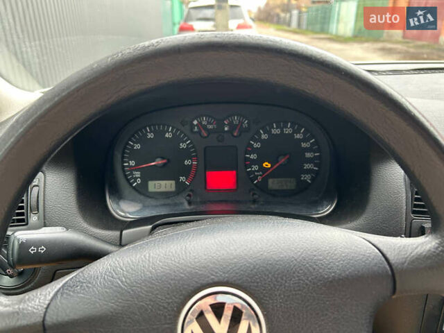 Сірий Фольксваген Гольф, об'ємом двигуна 1.39 л та пробігом 239 тис. км за 3800 $, фото 1 на Automoto.ua
