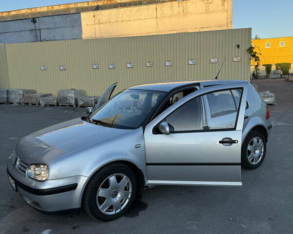 Серый Фольксваген Гольф, объемом двигателя 1.6 л и пробегом 231 тыс. км за 4199 $, фото 18 на Automoto.ua