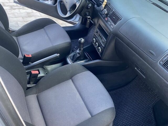 Серый Фольксваген Гольф, объемом двигателя 1.4 л и пробегом 276 тыс. км за 4350 $, фото 7 на Automoto.ua