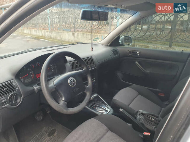 Серый Фольксваген Гольф, объемом двигателя 1.6 л и пробегом 219 тыс. км за 5600 $, фото 9 на Automoto.ua