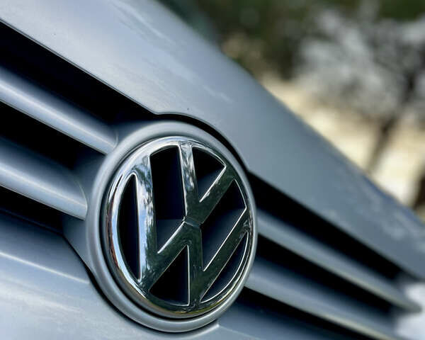 Сірий Фольксваген Гольф, об'ємом двигуна 1.6 л та пробігом 200 тис. км за 4399 $, фото 6 на Automoto.ua