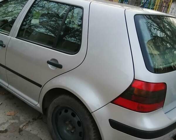 Сірий Фольксваген Гольф, об'ємом двигуна 1.39 л та пробігом 155 тис. км за 3999 $, фото 4 на Automoto.ua