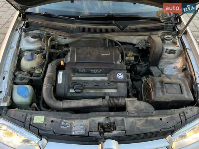 Серый Фольксваген Гольф, объемом двигателя 1.6 л и пробегом 260 тыс. км за 4400 $, фото 32 на Automoto.ua