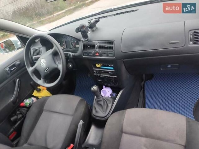 Фольксваген Гольф 2001 у Вінниці на Automoto.ua Сірий Фольксваген Гольф, об'ємом двигуна 1.39 л та пробігом 207 тис. км за 4000 $, фото 12 на Automoto.ua