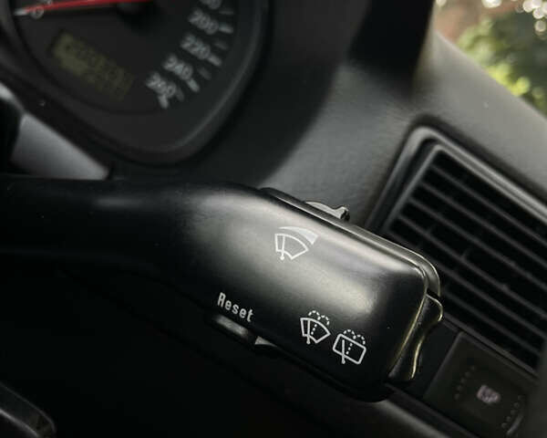 Сірий Фольксваген Гольф, об'ємом двигуна 1.6 л та пробігом 200 тис. км за 4399 $, фото 63 на Automoto.ua