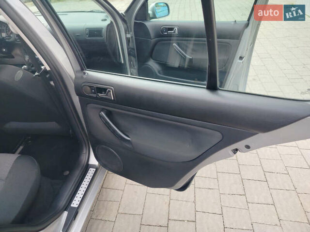 Серый Фольксваген Гольф, объемом двигателя 1.39 л и пробегом 225 тыс. км за 3999 $, фото 12 на Automoto.ua