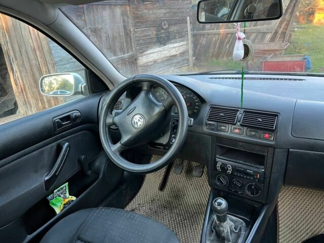 Серый Фольксваген Гольф, объемом двигателя 1.9 л и пробегом 400 тыс. км за 1950 $, фото 4 на Automoto.ua