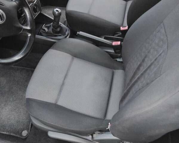 Серый Фольксваген Гольф, объемом двигателя 1.39 л и пробегом 202 тыс. км за 3999 $, фото 12 на Automoto.ua