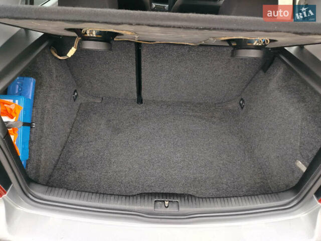 Серый Фольксваген Гольф, объемом двигателя 1.39 л и пробегом 225 тыс. км за 3599 $, фото 17 на Automoto.ua