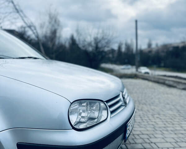 Серый Фольксваген Гольф, объемом двигателя 1.6 л и пробегом 316 тыс. км за 3350 $, фото 17 на Automoto.ua