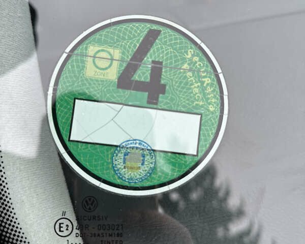 Серый Фольксваген Гольф, объемом двигателя 1.6 л и пробегом 148 тыс. км за 4950 $, фото 18 на Automoto.ua