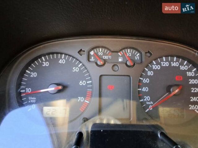 Серый Фольксваген Гольф, объемом двигателя 1.6 л и пробегом 252 тыс. км за 4500 $, фото 1 на Automoto.ua