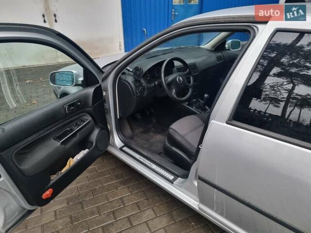 Сірий Фольксваген Гольф, об'ємом двигуна 1.39 л та пробігом 217 тис. км за 3900 $, фото 11 на Automoto.ua