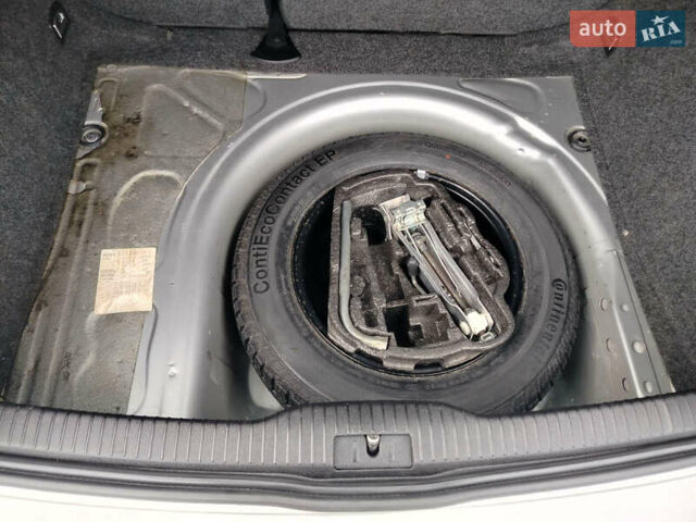 Серый Фольксваген Гольф, объемом двигателя 1.39 л и пробегом 225 тыс. км за 3999 $, фото 28 на Automoto.ua