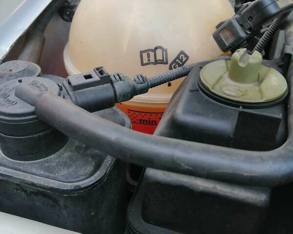 Сірий Фольксваген Гольф, об'ємом двигуна 1.39 л та пробігом 155 тис. км за 3999 $, фото 20 на Automoto.ua