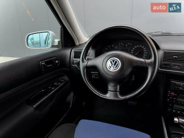 Серый Фольксваген Гольф, объемом двигателя 1.6 л и пробегом 234 тыс. км за 5200 $, фото 17 на Automoto.ua