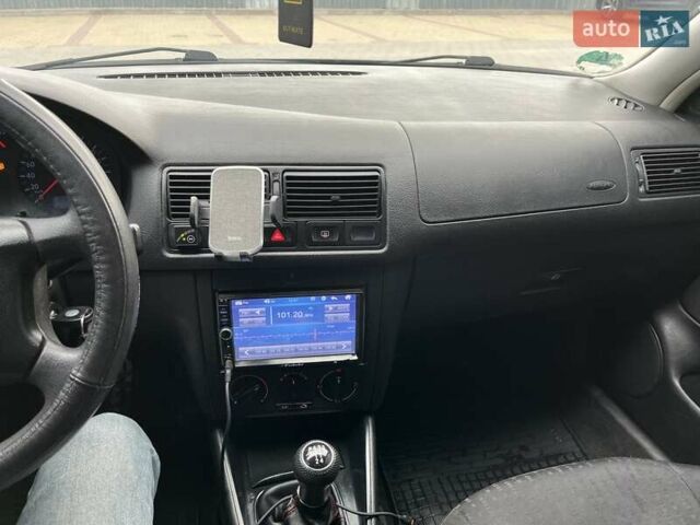 Фольксваген Гольф 2001 в Хмельницком на Automoto.ua Серый Фольксваген Гольф, объемом двигателя 1.6 л и пробегом 249 тыс. км за 4500 $, фото 13 на Automoto.ua
