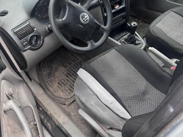 Сірий Фольксваген Гольф, об'ємом двигуна 1.4 л та пробігом 240 тис. км за 1500 $, фото 7 на Automoto.ua