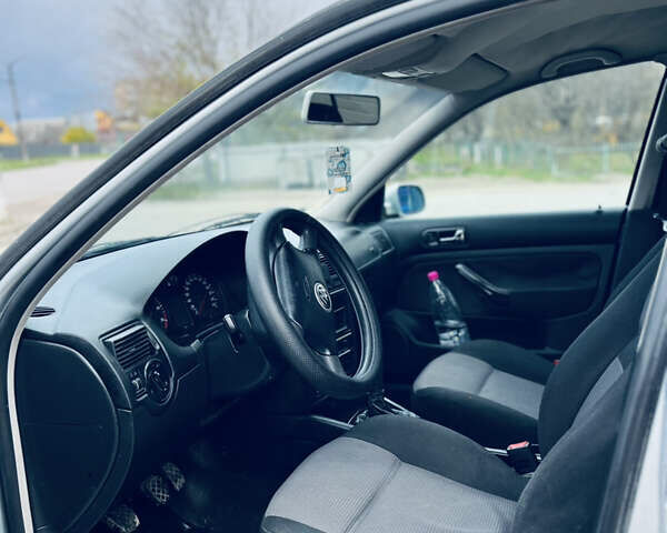 Серый Фольксваген Гольф, объемом двигателя 1.6 л и пробегом 316 тыс. км за 3350 $, фото 23 на Automoto.ua