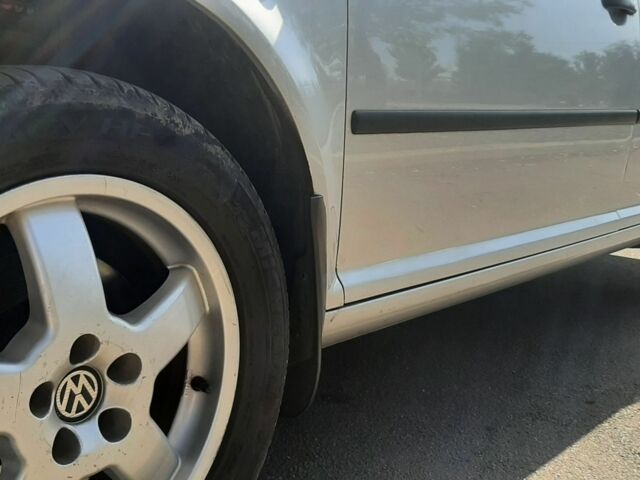 Сірий Фольксваген Гольф, об'ємом двигуна 1.6 л та пробігом 243 тис. км за 5300 $, фото 4 на Automoto.ua