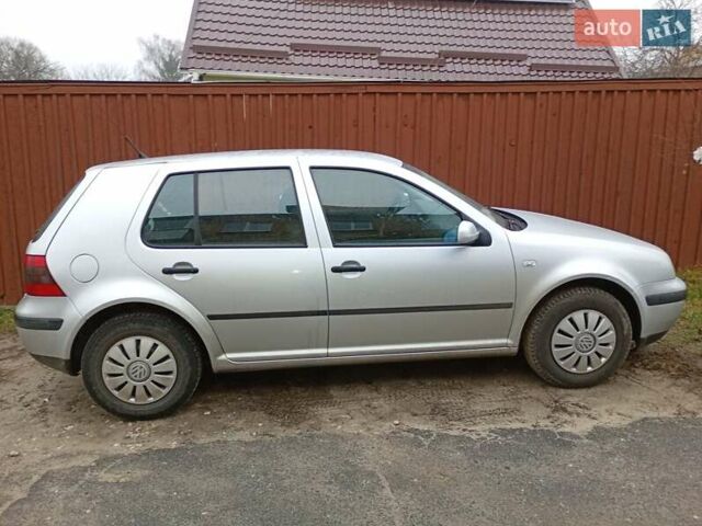 Серый Фольксваген Гольф, объемом двигателя 1.39 л и пробегом 299 тыс. км за 4500 $, фото 3 на Automoto.ua