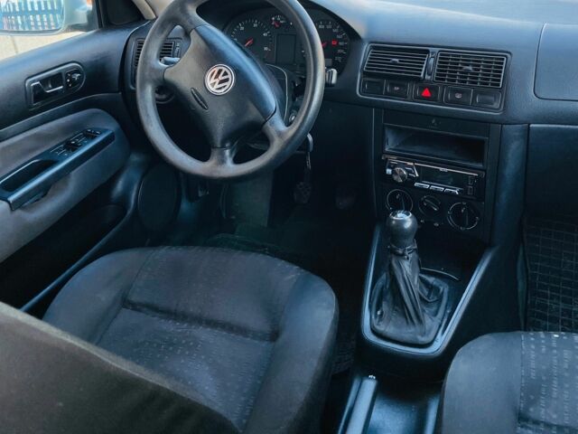 Сірий Фольксваген Гольф, об'ємом двигуна 1.9 л та пробігом 460 тис. км за 2000 $, фото 5 на Automoto.ua