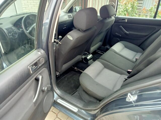 Сірий Фольксваген Гольф, об'ємом двигуна 1.6 л та пробігом 260 тис. км за 3950 $, фото 10 на Automoto.ua