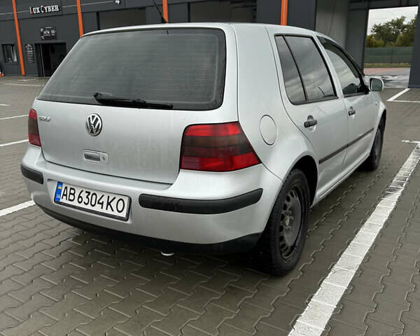 Серый Фольксваген Гольф, объемом двигателя 1.39 л и пробегом 248 тыс. км за 3950 $, фото 5 на Automoto.ua