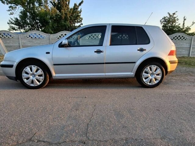 Серый Фольксваген Гольф, объемом двигателя 1.6 л и пробегом 190 тыс. км за 3900 $, фото 5 на Automoto.ua